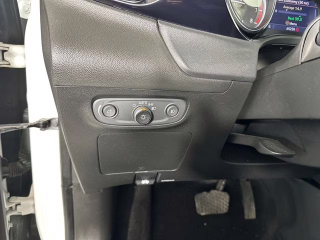 2021 Summit White Buick Encore GX Preferred FWD SUV