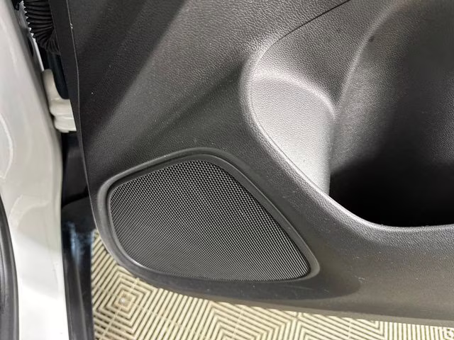 2021 Summit White Buick Encore GX Preferred FWD SUV