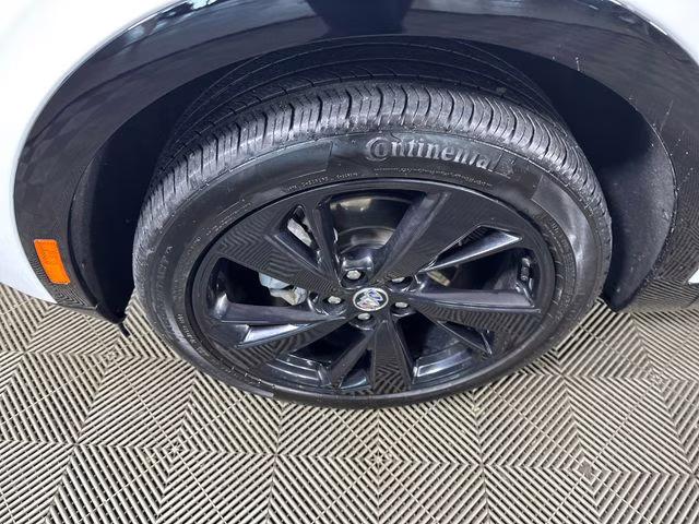 2022 Summit White Buick Envision Preferred FWD SUV