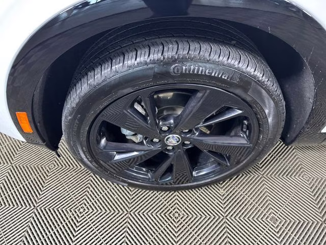 2022 Summit White Buick Envision Preferred FWD SUV