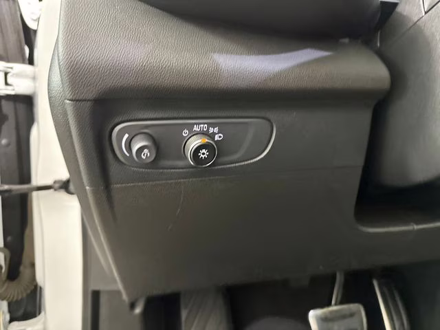 2022 Summit White Buick Envision Preferred FWD SUV