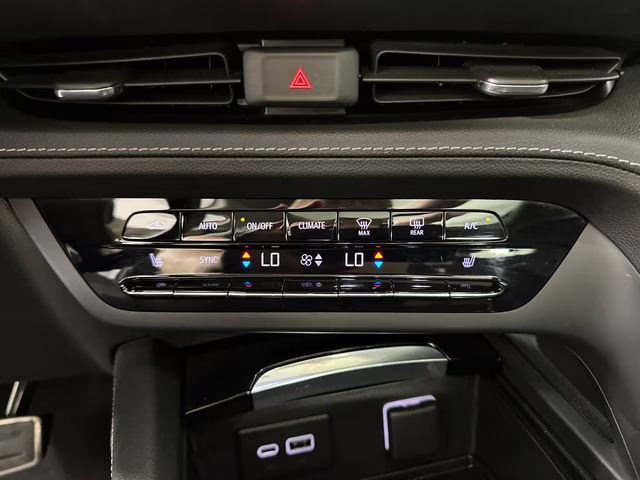 2022 Summit White Buick Envision Preferred FWD SUV