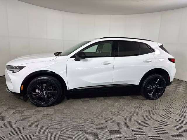 2022 Summit White Buick Envision Preferred FWD SUV
