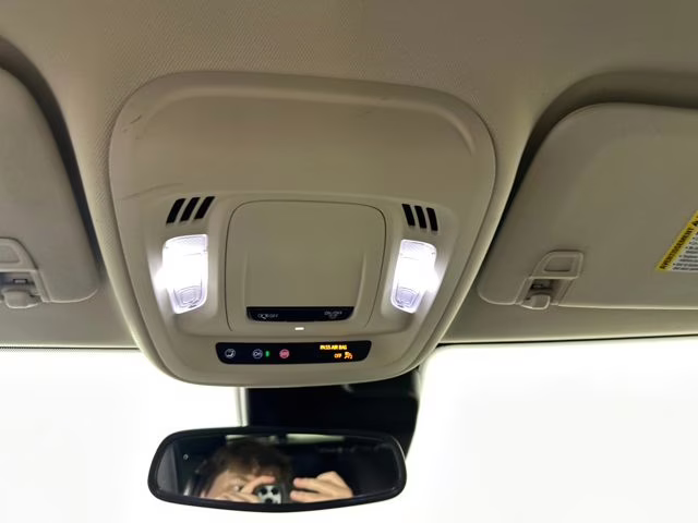 2022 Summit White Buick Envision Preferred FWD SUV