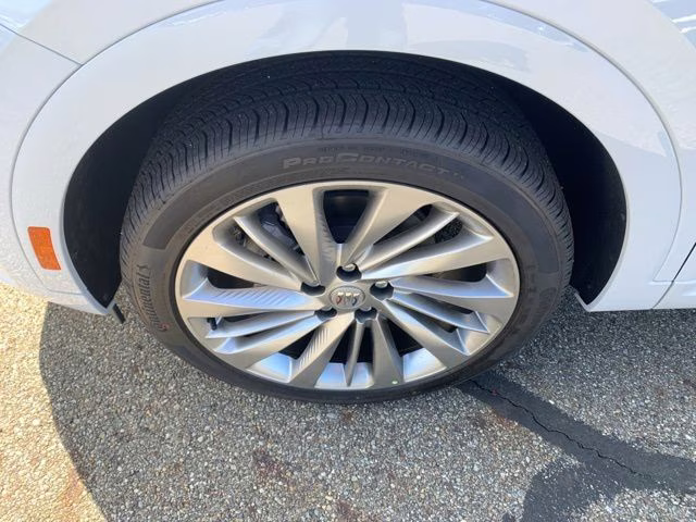 2026 Iridescent White Tricoat Buick Envision Avenir AWD SUV
