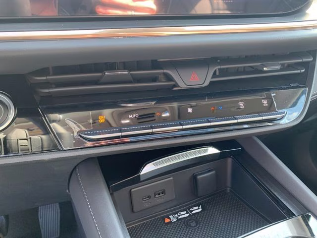 2026 Iridescent White Tricoat Buick Envision Avenir AWD SUV