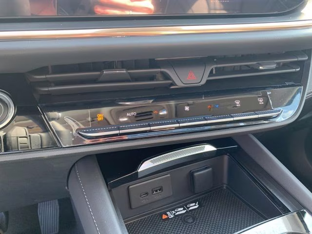 2026 Iridescent White Tricoat Buick Envision Avenir AWD SUV