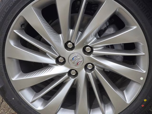 2026 Iridescent White Tricoat Buick Envision Avenir AWD SUV