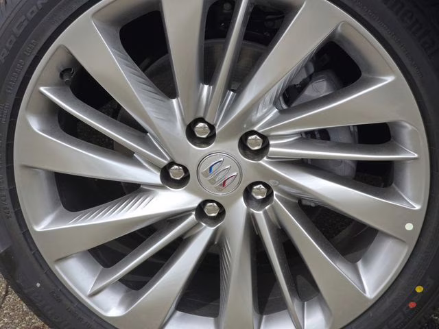 2026 Iridescent White Tricoat Buick Envision Avenir AWD SUV