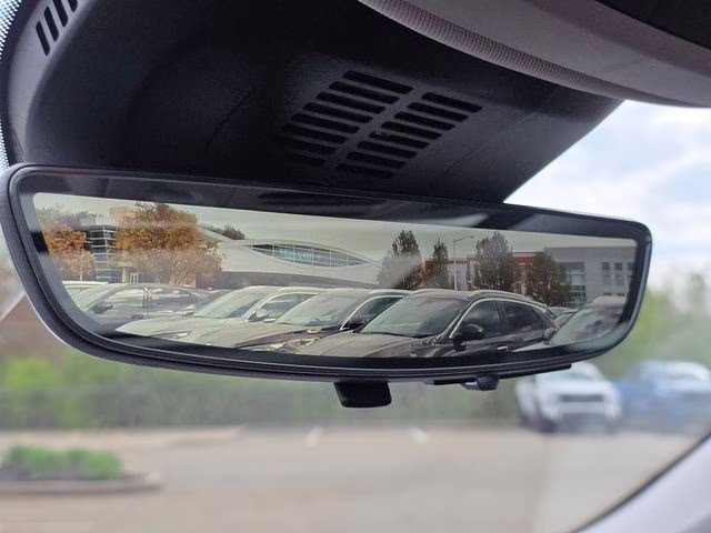 2026 Iridescent White Tricoat Buick Envision Avenir AWD SUV