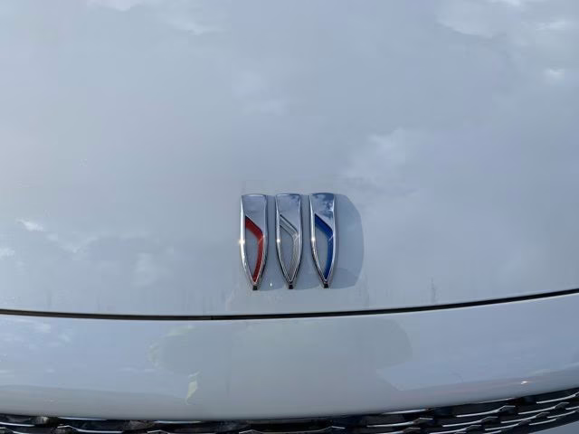 2026 Iridescent White Tricoat Buick Envision Avenir AWD SUV
