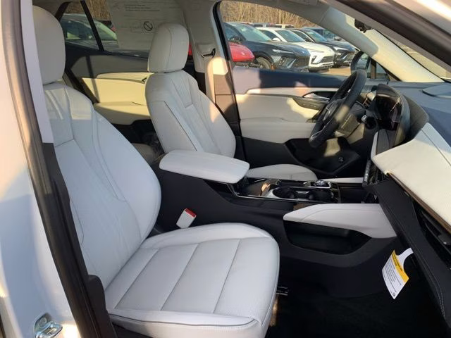 2026 Iridescent White Tricoat Buick Envision Avenir AWD SUV