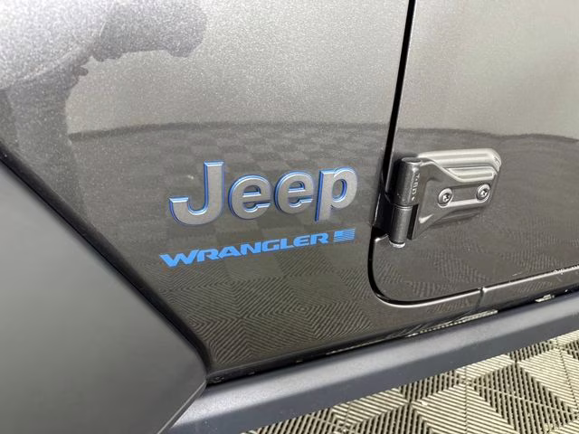 2023 Granite Crystal Metallic Clearcoat Jeep Wrangler Base 4xe 4X4 SUV