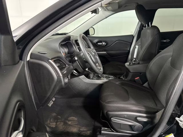 2020 Diamond Black Crystal Pearlcoat Jeep Cherokee Sport SUV