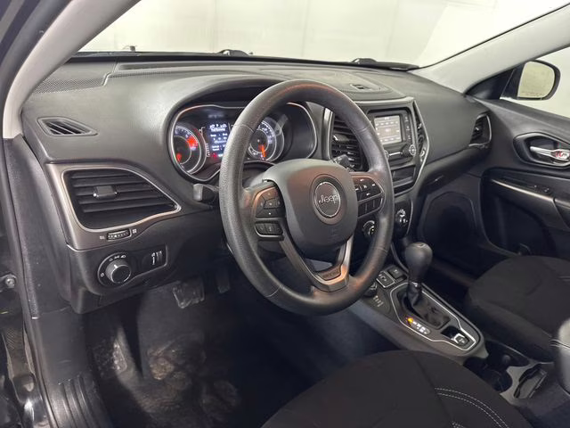 2020 Diamond Black Crystal Pearlcoat Jeep Cherokee Sport SUV