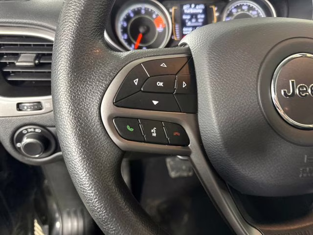 2020 Diamond Black Crystal Pearlcoat Jeep Cherokee Sport SUV