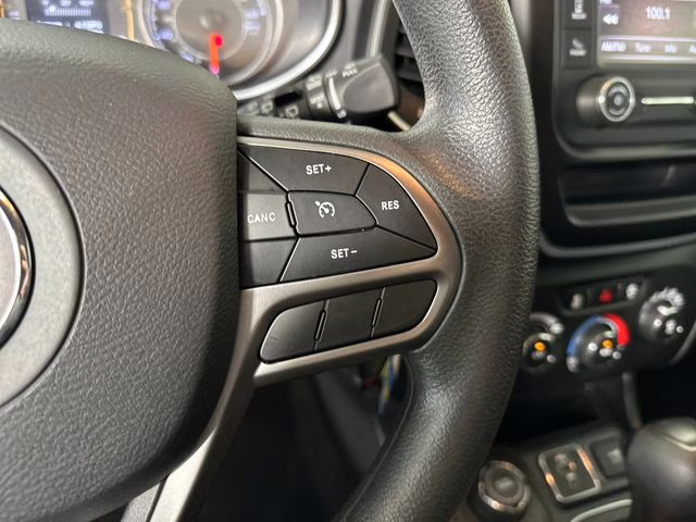 2020 Diamond Black Crystal Pearlcoat Jeep Cherokee Sport SUV
