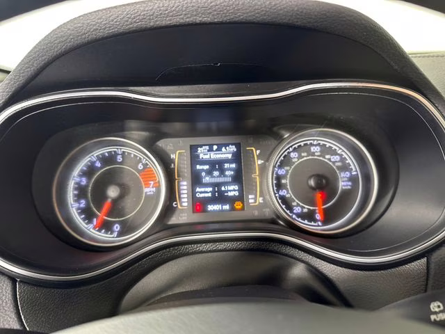 2020 Diamond Black Crystal Pearlcoat Jeep Cherokee Sport SUV