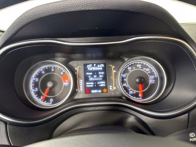 2020 Diamond Black Crystal Pearlcoat Jeep Cherokee Sport 4X4 SUV