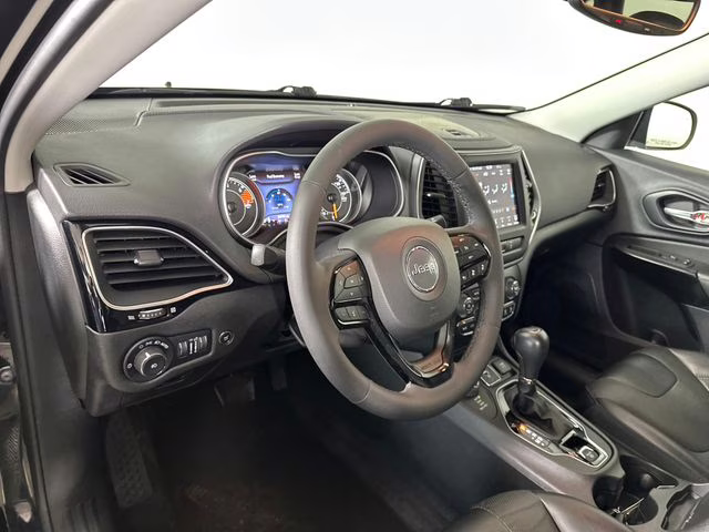 2023 Diamond Black Crystal Pearlcoat Jeep Cherokee Altitude 4X4 SUV