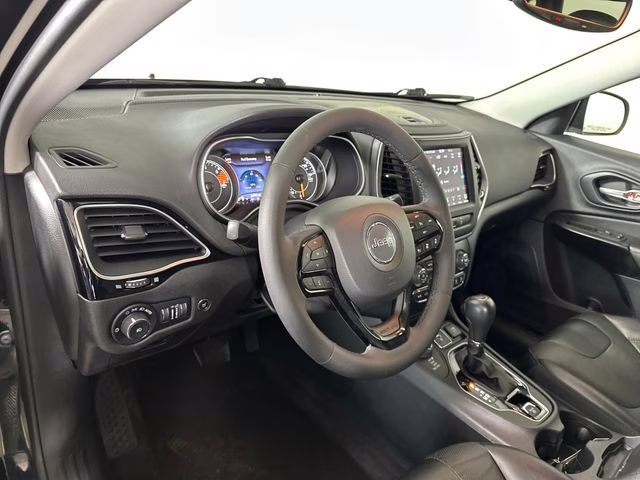 2023 Diamond Black Crystal Pearlcoat Jeep Cherokee Altitude 4X4 SUV