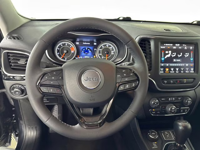 2023 Diamond Black Crystal Pearlcoat Jeep Cherokee Altitude 4X4 SUV