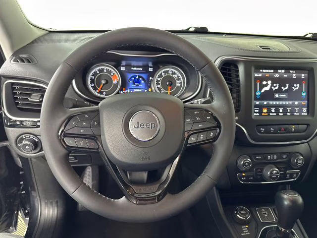 2023 Diamond Black Crystal Pearlcoat Jeep Cherokee Altitude 4X4 SUV
