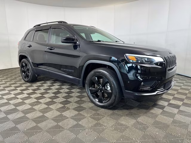 2023 Diamond Black Crystal Pearlcoat Jeep Cherokee Altitude 4X4 SUV