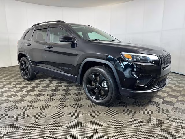 2023 Diamond Black Crystal Pearlcoat Jeep Cherokee Altitude 4X4 SUV