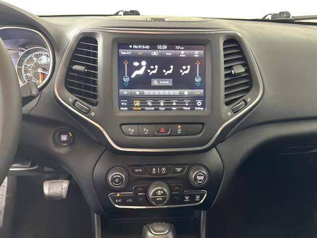 2023 Diamond Black Crystal Pearlcoat Jeep Cherokee Altitude 4X4 SUV