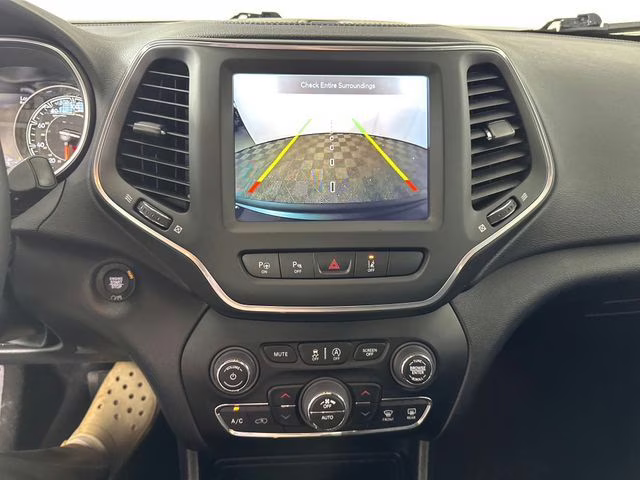 2023 Diamond Black Crystal Pearlcoat Jeep Cherokee Altitude 4X4 SUV