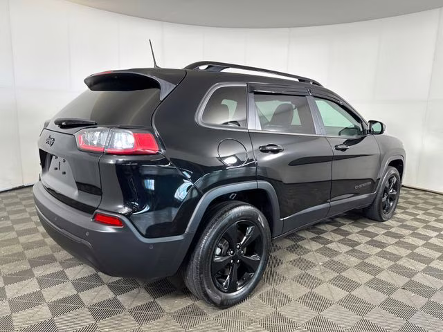 2023 Diamond Black Crystal Pearlcoat Jeep Cherokee Altitude 4X4 SUV