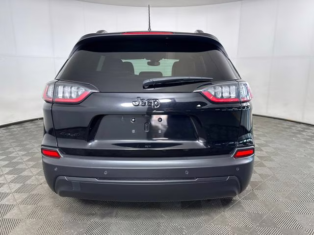 2023 Diamond Black Crystal Pearlcoat Jeep Cherokee Altitude 4X4 SUV