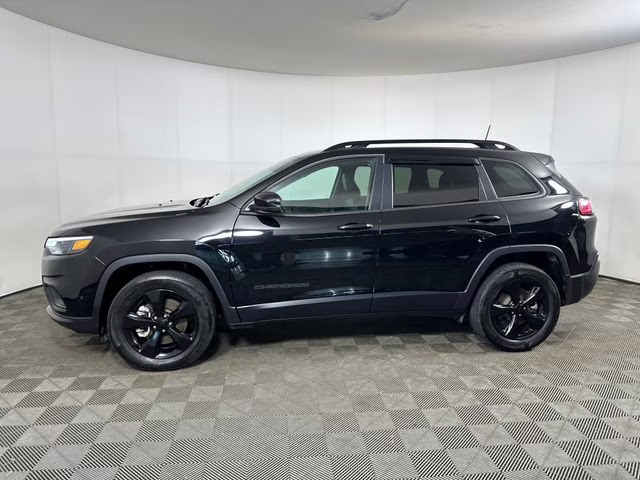 2023 Diamond Black Crystal Pearlcoat Jeep Cherokee Altitude 4X4 SUV