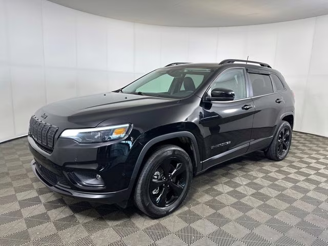2023 Diamond Black Crystal Pearlcoat Jeep Cherokee Altitude 4X4 SUV