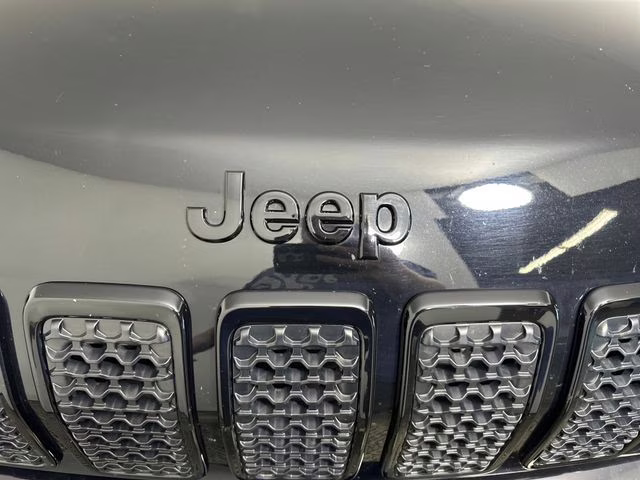 2023 Diamond Black Crystal Pearlcoat Jeep Cherokee Altitude 4X4 SUV