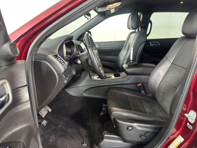 2021 Velvet Red Pearlcoat Jeep Grand Cherokee Laredo X 4X4 SUV