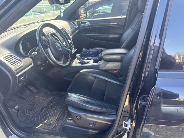 2018 Diamond Black Crystal Pearlcoat Jeep Grand Cherokee Altitude 4X4 SUV