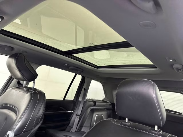2023 Bright White Clearcoat Jeep Grand Cherokee 4xe 4X4 SUV