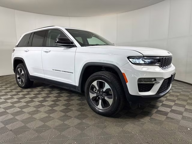 2023 Bright White Clearcoat Jeep Grand Cherokee 4xe 4X4 SUV