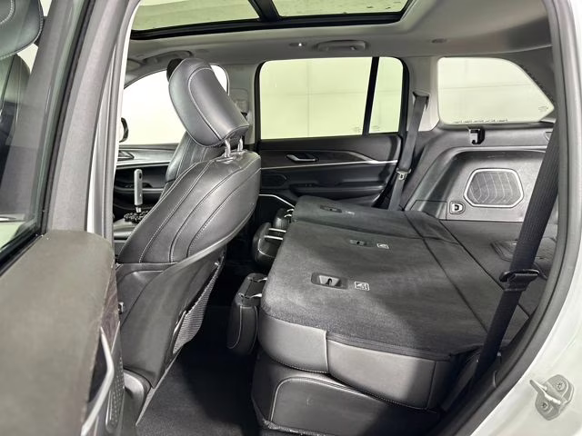 2023 Bright White Clearcoat Jeep Grand Cherokee 4xe 4X4 SUV