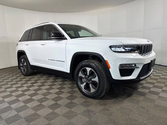 2022 Bright White Clearcoat Jeep Grand Cherokee 4xe 4X4 SUV