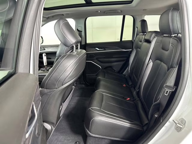 2022 Bright White Clearcoat Jeep Grand Cherokee 4xe 4X4 SUV
