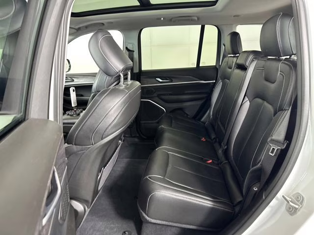 2022 Bright White Clearcoat Jeep Grand Cherokee 4xe 4X4 SUV