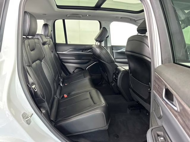 2022 Bright White Clearcoat Jeep Grand Cherokee 4xe 4X4 SUV