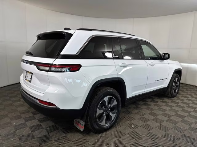 2022 Bright White Clearcoat Jeep Grand Cherokee 4xe 4X4 SUV