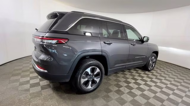 2023 Baltic Gray Metallic Clearcoat Jeep Grand Cherokee 4xe 4X4 SUV