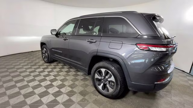 2023 Baltic Gray Metallic Clearcoat Jeep Grand Cherokee 4xe 4X4 SUV
