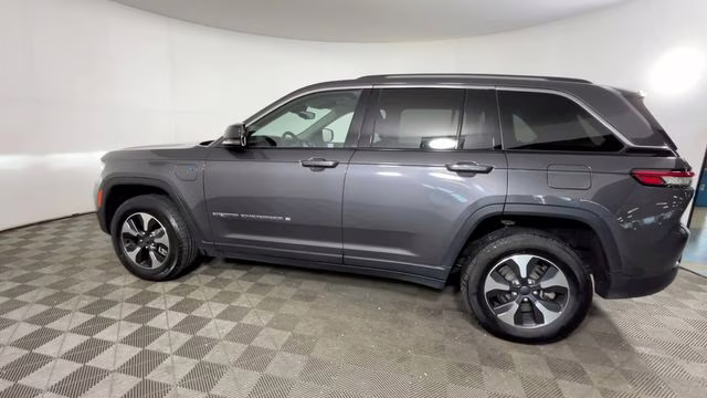 2023 Baltic Gray Metallic Clearcoat Jeep Grand Cherokee 4xe 4X4 SUV
