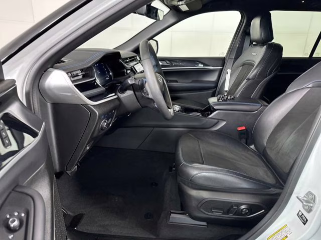 2022 Bright White Clearcoat Jeep Grand Cherokee Trailhawk 4xe 4X4 SUV